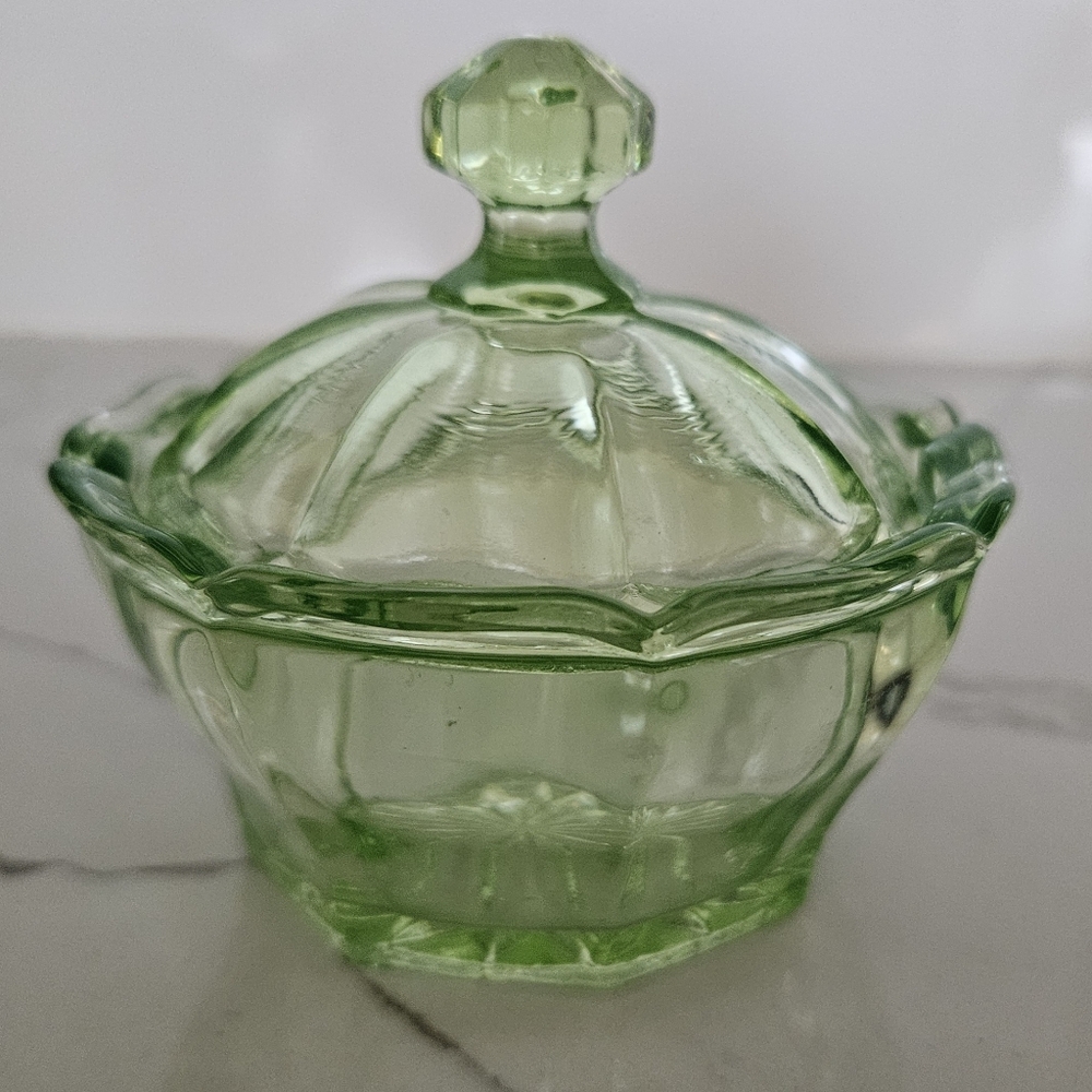 Anna Groen Uranium Glass Dish W/Lid Dish